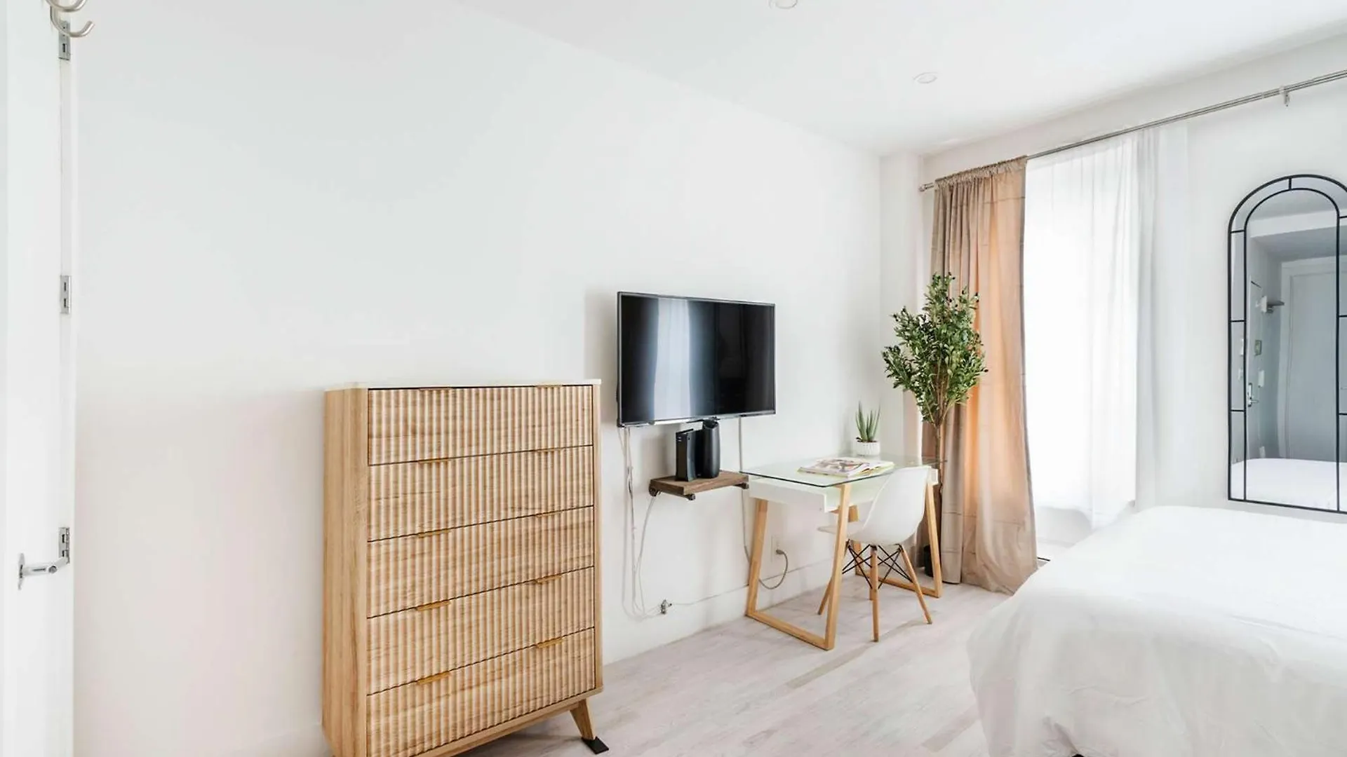1597-4 Brand New Studio Prime Ues W&D Walk To C Park New York 0*,  USA